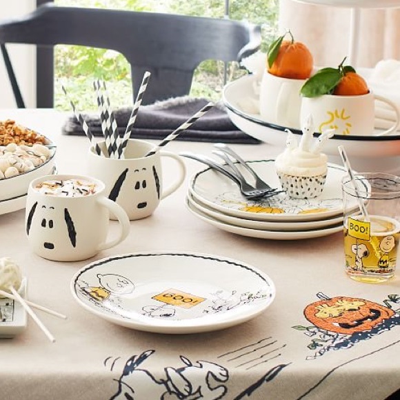 Pottery Barn Peanuts Trick or Treat Charlie Brown Halloween Salad Plates - 4 🎃 - Picture 15 of 16